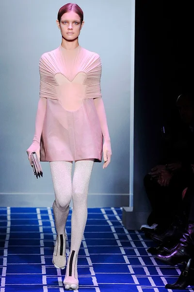 Look 1